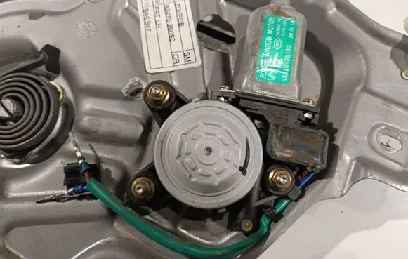 Hyundai Santa Fe Front door window regulator motor 9881026100
