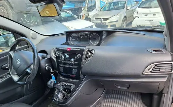 Chrysler Ypsilon Glove box AE120550205