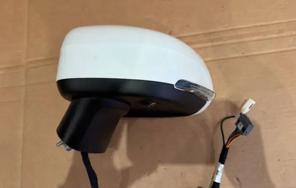 Volvo XC90 Front door electric wing mirror