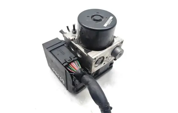 Mercedes-Benz C W204 ABS Pump A1724312612 A1729014100