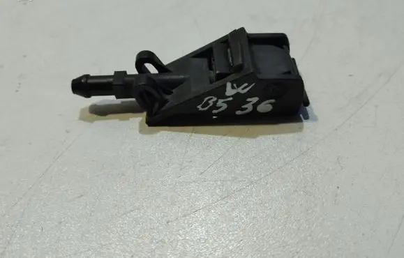 Volkswagen PASSAT B5 Windshield washer spray nozzle 6E0995985