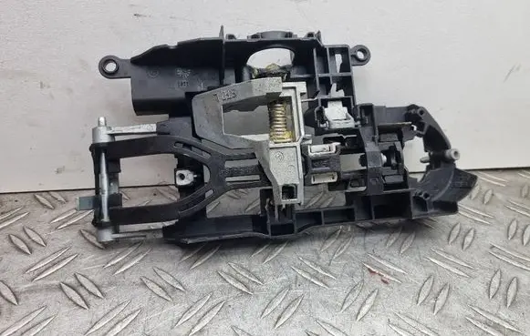 Front door exterior handle/bracket