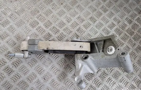 Volvo V60 Engine mount bracket 31430195