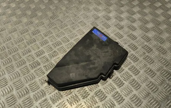 Volvo XC60 Fuse box cover 31398001