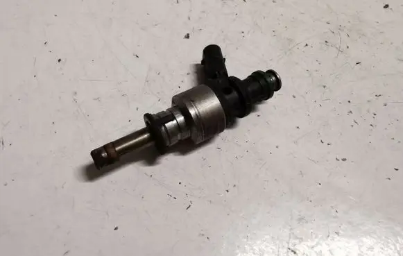 Audi A6 C7 Fuel injector 06E036P
