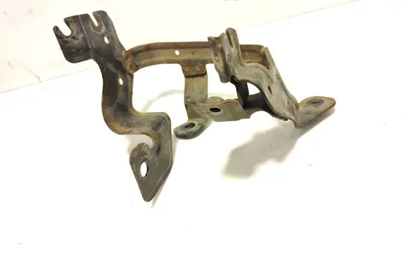 Volvo V60 Power steering pump mounting bracket 31317375 A0025478 C6S4B