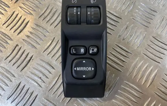 Subaru Impreza III Wing mirror switch 183606