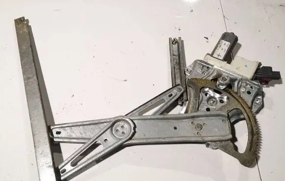 Toyota Avensis T250 Sliding door window regulator with motor 