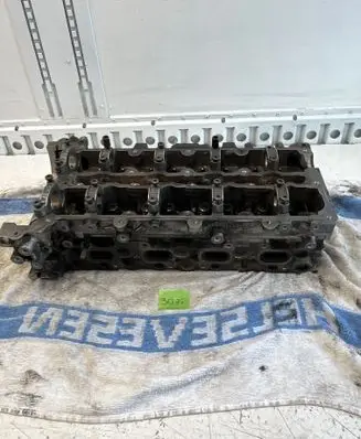 Mercedes-Benz Sprinter W906 Engine head R651016