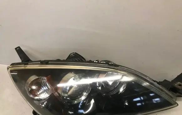 Mazda 3 I Headlight/headlamp