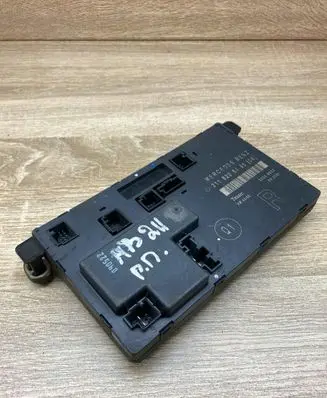 Mercedes-Benz E W211 Door control unit/module 2118208485
