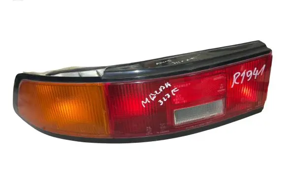 Mazda 323 F Rear/tail lights
