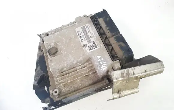 Volkswagen Golf V Engine control unit/module 03g906021kh 0281013226