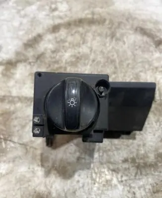 Mercedes-Benz E W210 Light switch 2105450104