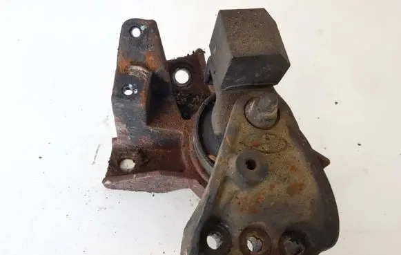 Hyundai Santa Fe Engine mount bracket