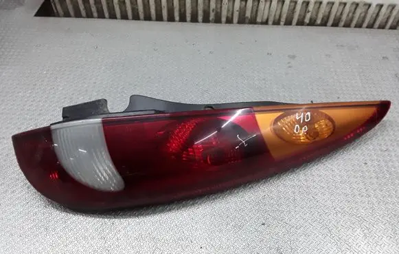 Nissan Almera Tino Rear/tail lights