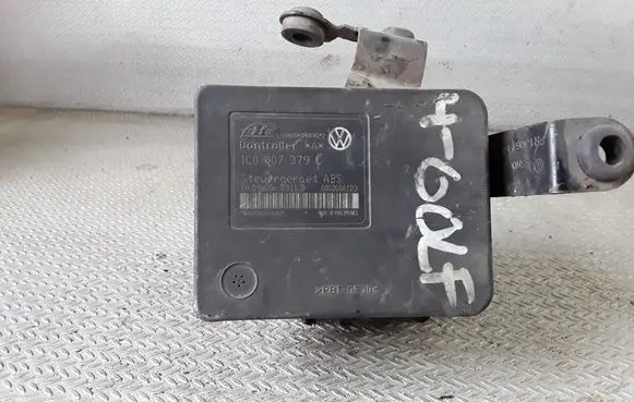 Volkswagen Golf IV ABS Pump 1C0907379C 10096003113