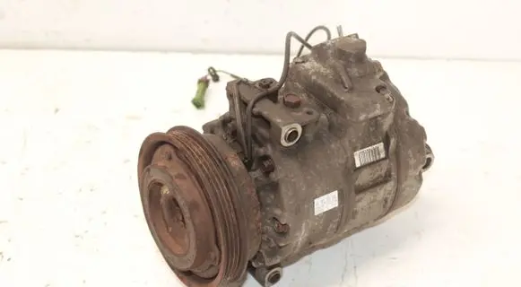 Volkswagen PASSAT B5.5 Air conditioning (A/C) compressor (pump) 8D0260808