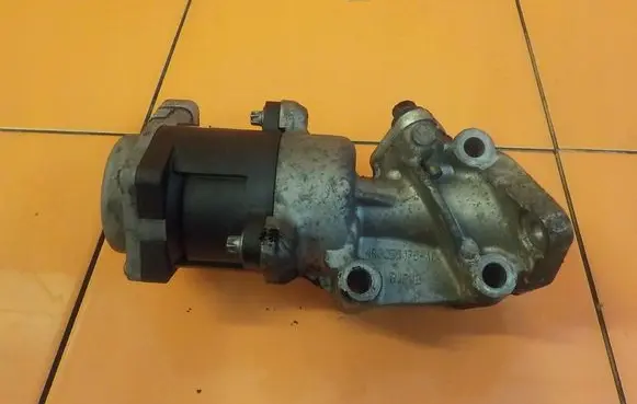 Land Rover Discovery 3 - LR3 EGR thermostat BJPMB