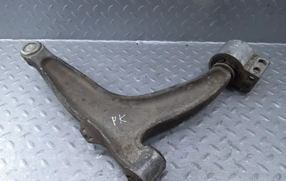 Opel Signum Front lower control arm/wishbone 24413015