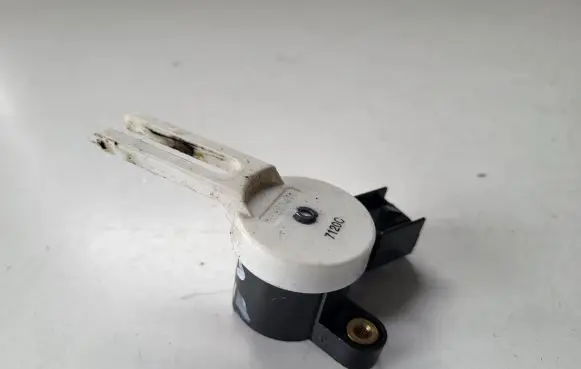 Opel Insignia B Brake pedal sensor switch 13597418