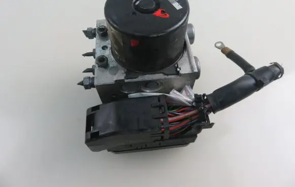 Mercedes-Benz C W204 ABS Pump 2044313712 2045455132 10092623133