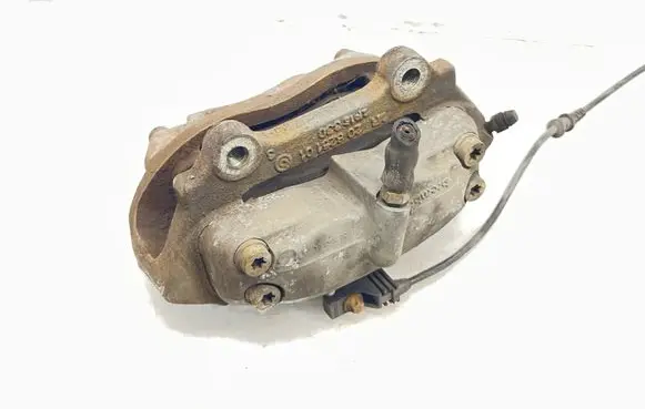 Mercedes-Benz E W211 Front brake caliper 20825101