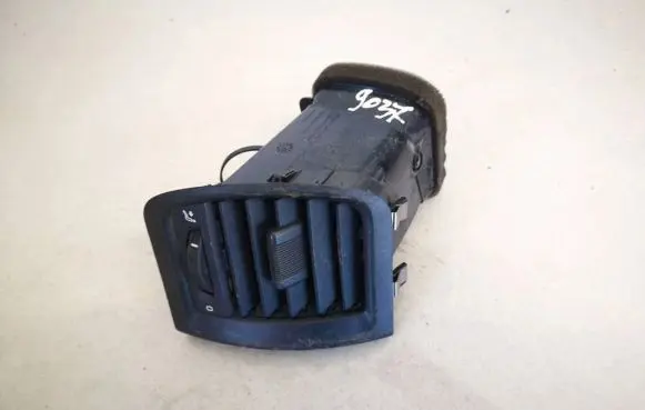 Skoda Fabia Mk2 (5J) Dash center air vent grill 5j0819702