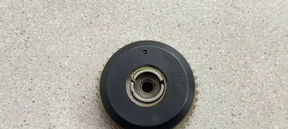 BMW M6 Camshaft pulley/ VANOS 7600085 11367600085