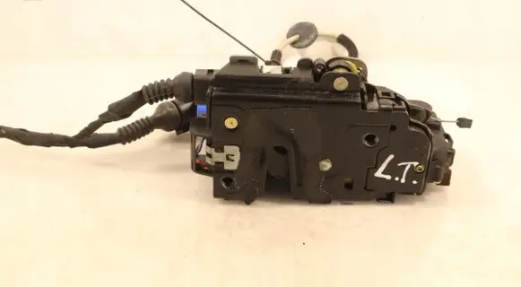 Volkswagen Phaeton Rear door lock 3D4839015A
