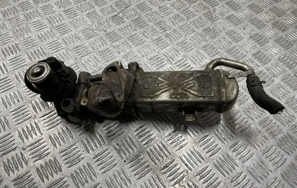 Volkswagen Touran II EGR valve 03L131512AT