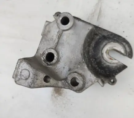 Peugeot 407 Engine mounting bracket 9645030780