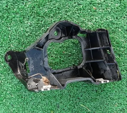 Audi A6 S6 C5 4B Front bumper mounting bracket 4B0853922B