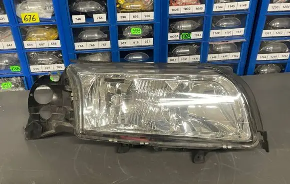 Volvo S80 Headlight/headlamp 205753