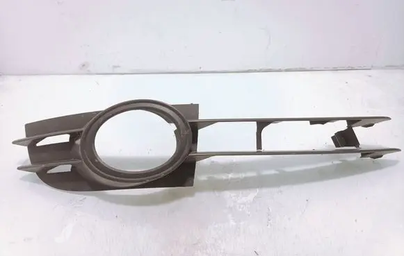 Audi A6 S6 C6 4F Front fog light trim/grill 4F0807682