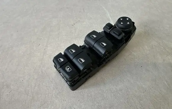 BMW 5 F10 F11 Electric window control switch 9241956