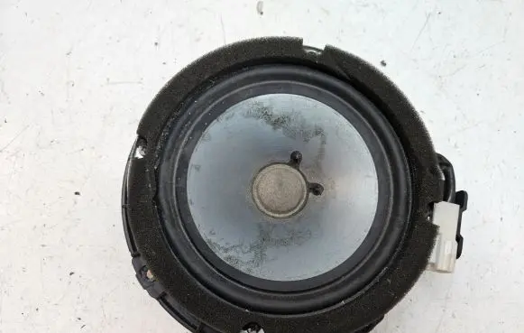 KIA Carens II Front door speaker 963301D700