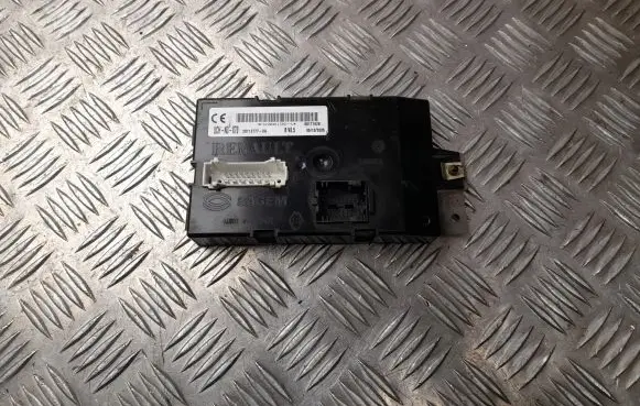 Renault Master II Comfort/convenience module 8200461382