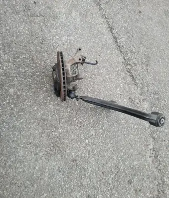 Opel Zafira A Front wheel hub spindle knuckle