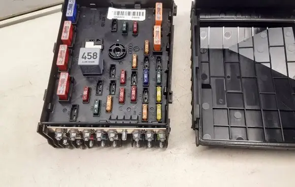 Volkswagen PASSAT B6 Fuse module 3C0937125 63592777