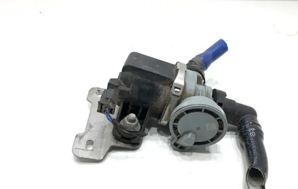 BMW 5 G30 G31 G38 Coolant heater control valve 7439907