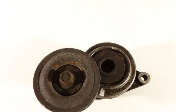 Mazda 3 I Generator/alternator belt tensioner