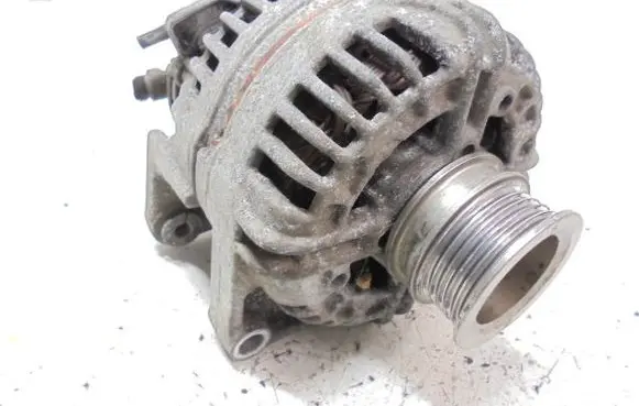 Opel Astra H Generator/alternator 55556067