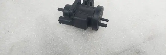 Mercedes-Benz S W220 Turbo solenoid valve A0005450427 4715396