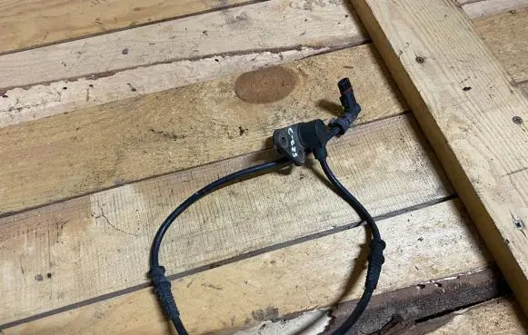Mercedes-Benz S W220 ABS brake wheel speed sensor 0265006189 a0265006189