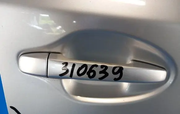 Toyota Prius (XW30) Front door exterior handle 6921174020B0