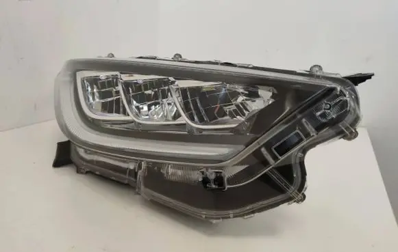 Toyota Yaris XP210 Headlight/headlamp 27582R 27583R