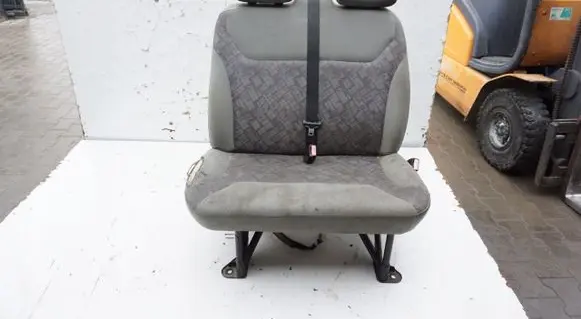 Opel Vivaro Front passenger seat FOTELSTELARZKANAPA