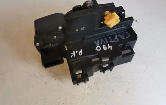 Chevrolet Captiva Front door lock