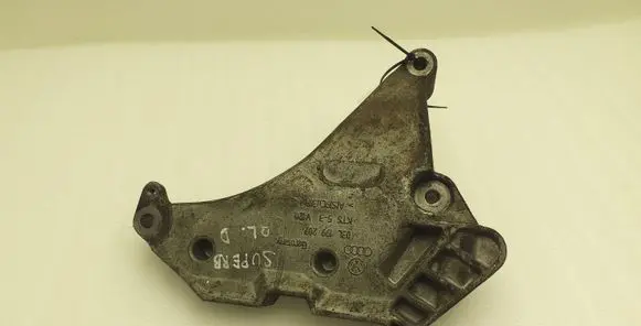 Volkswagen PASSAT B7 Engine mounting bracket 03L199207